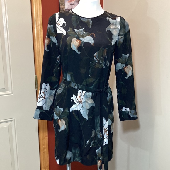 💙Club Monaco Floral Print Mini Dress - Picture 12 of 12